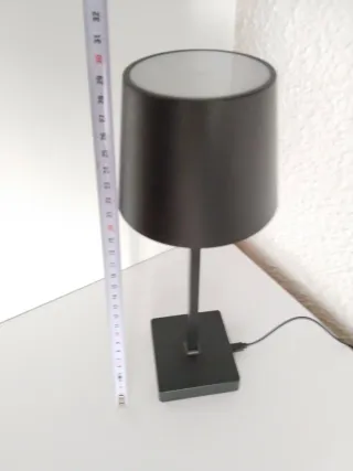 Lámpara de Mesa LED Negra