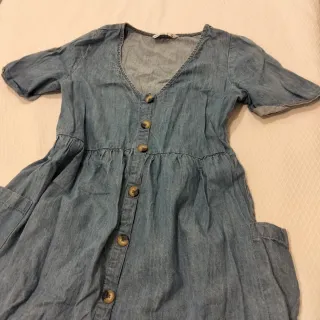 Vestido vaquero con botones