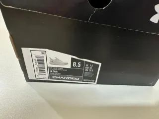 Zapatillas Under Armour Beige