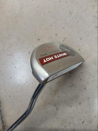 Putter odyssey White hot pro rossie