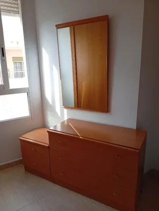 Cómoda de madera con 2 y 3 cajones