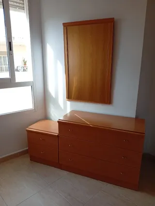Cómoda de madera con 2 y 3 cajones