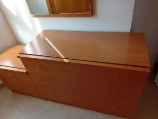 Cómoda de madera con 2 y 3 cajones