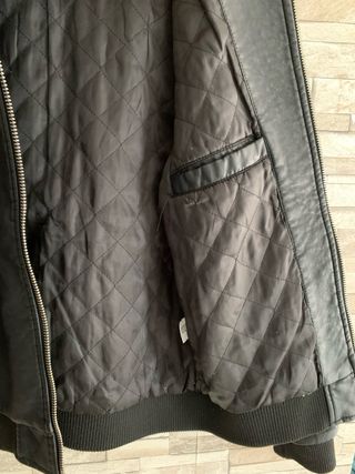 Chaqueta Bomber Piel Negra con Parches