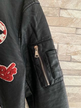 Chaqueta Bomber Piel Negra con Parches
