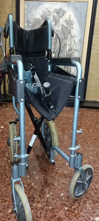 Silla de ruedas plegable