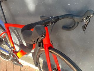 Bicicleta carretera BMC eléctrica AMP 3