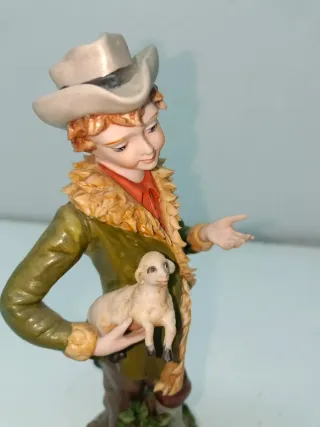 Figura Antigua Capodimonte Niño con Cordero