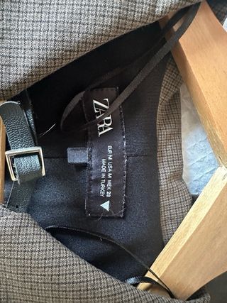 Vestido corto con escote en V