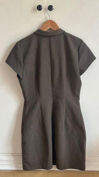 Vestido corto con escote en V