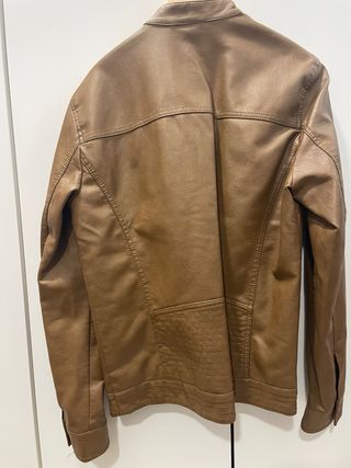 Chaqueta polipiel marrón