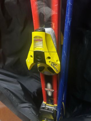 Esquís Dynastar 180cm + Fijaciones Salomon