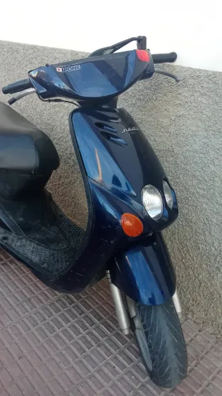 SE VENDE O SE CAMBIA Yamaha Neos 50cc 1999