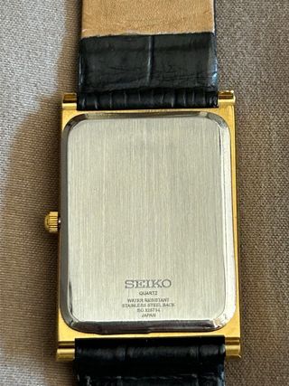 Reloj Seiko Quartz Rectangular.