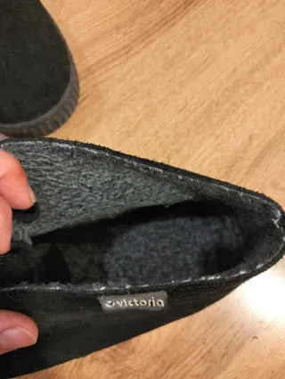 Scarpe Victoria nere scamosciate