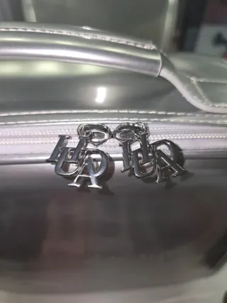 Pack Huda Beauty Neceser y Maquillaje