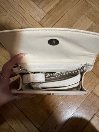 Bolso blanco de piel sintética