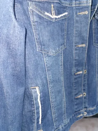 Chaqueta tejana desgastada