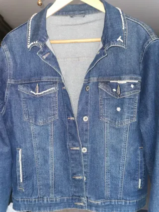 Chaqueta tejana desgastada