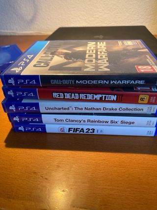 PS4 Slim 2TB + Giochi, Cuffie e Controller