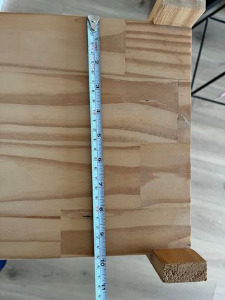 Estantería de madera rústica