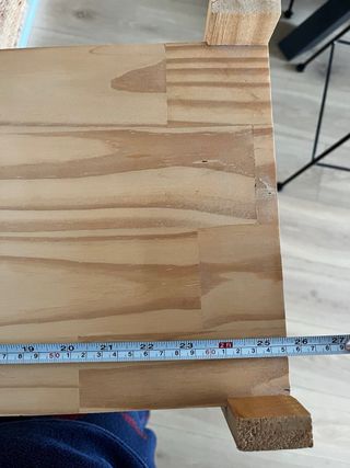 Estantería de madera rústica