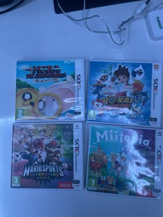 Nintendo 2DS Bianca + 4 Giochi + Caricatore