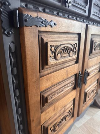 Cómoda de madera antigua restaurada