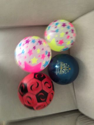 Lote 4 pelotas de plástico