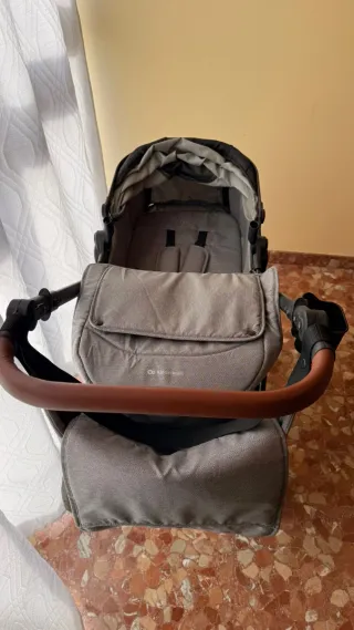 Carro de bebé convertible en silla