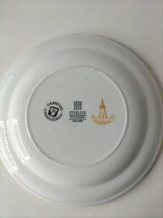 Set di 3 piatti antichi decorati