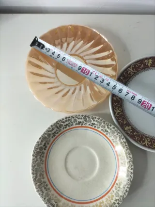 Set di 3 piatti antichi decorati