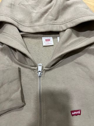 Sudadera Levi's con capucha y cremallera