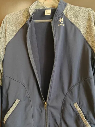 Chaqueta Artengo cremallera azul y gris