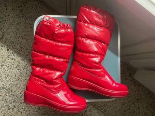 Botas rojas acolchadas