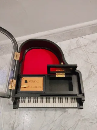 Piano joyero musical