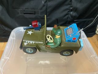 Jeep Militar de Brinquedo com Soldado