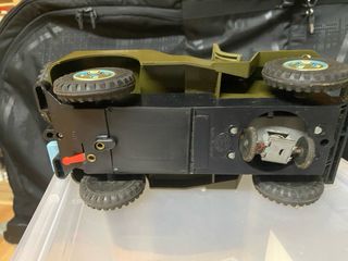 Jeep Militar de Brinquedo com Soldado