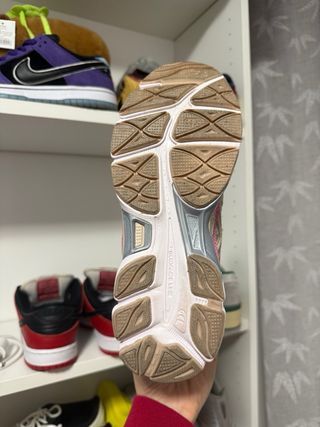 Asics NYC Beige y Rosas Talla 40