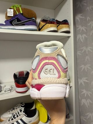 Asics NYC Beige y Rosas Talla 40