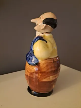 Botella licor figura "Tabernero alemán" cerámica
