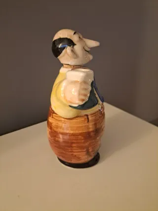 Botella licor figura "Tabernero alemán" cerámica
