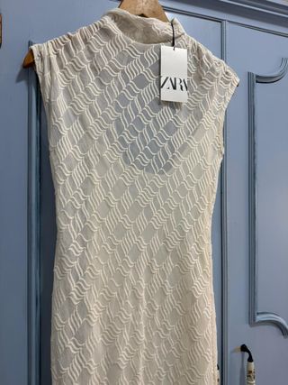 Vestido largo marfil de Zara
