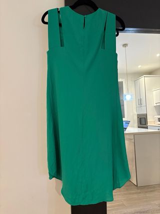 Vestido verde BCBG