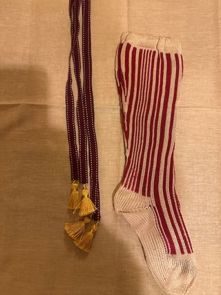 Calcetines Fallero Rayas Beige y Rojo y lligacames