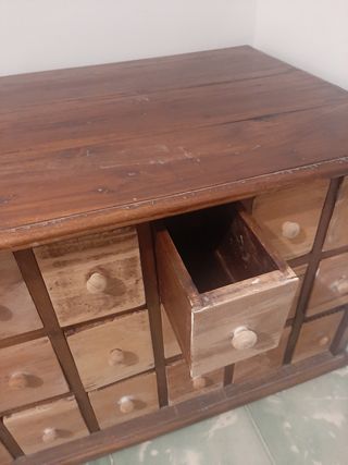 Cajonera antigua de teca