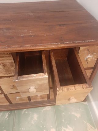 Cajonera antigua de teca