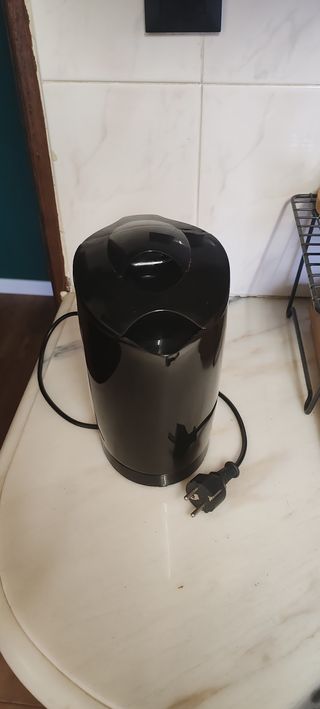 Chaleira Elétrica Domedia Preta