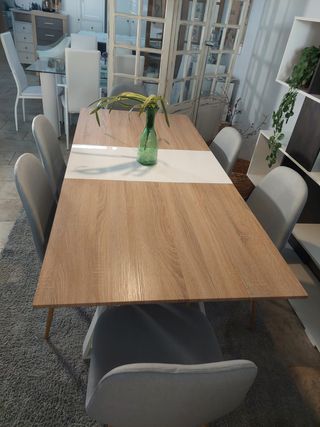 Mesa extensible con 6 sillas