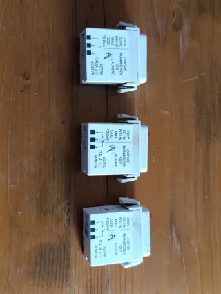4 Pulsanti Varialuce e Relè Dimmer